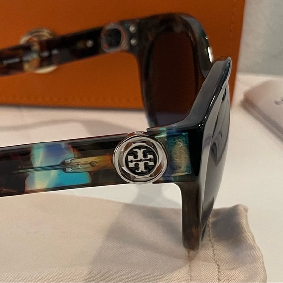 New Tory Burch sunglasses. Comes with bag and hard case. No scratches. - Picture 6 of 9
